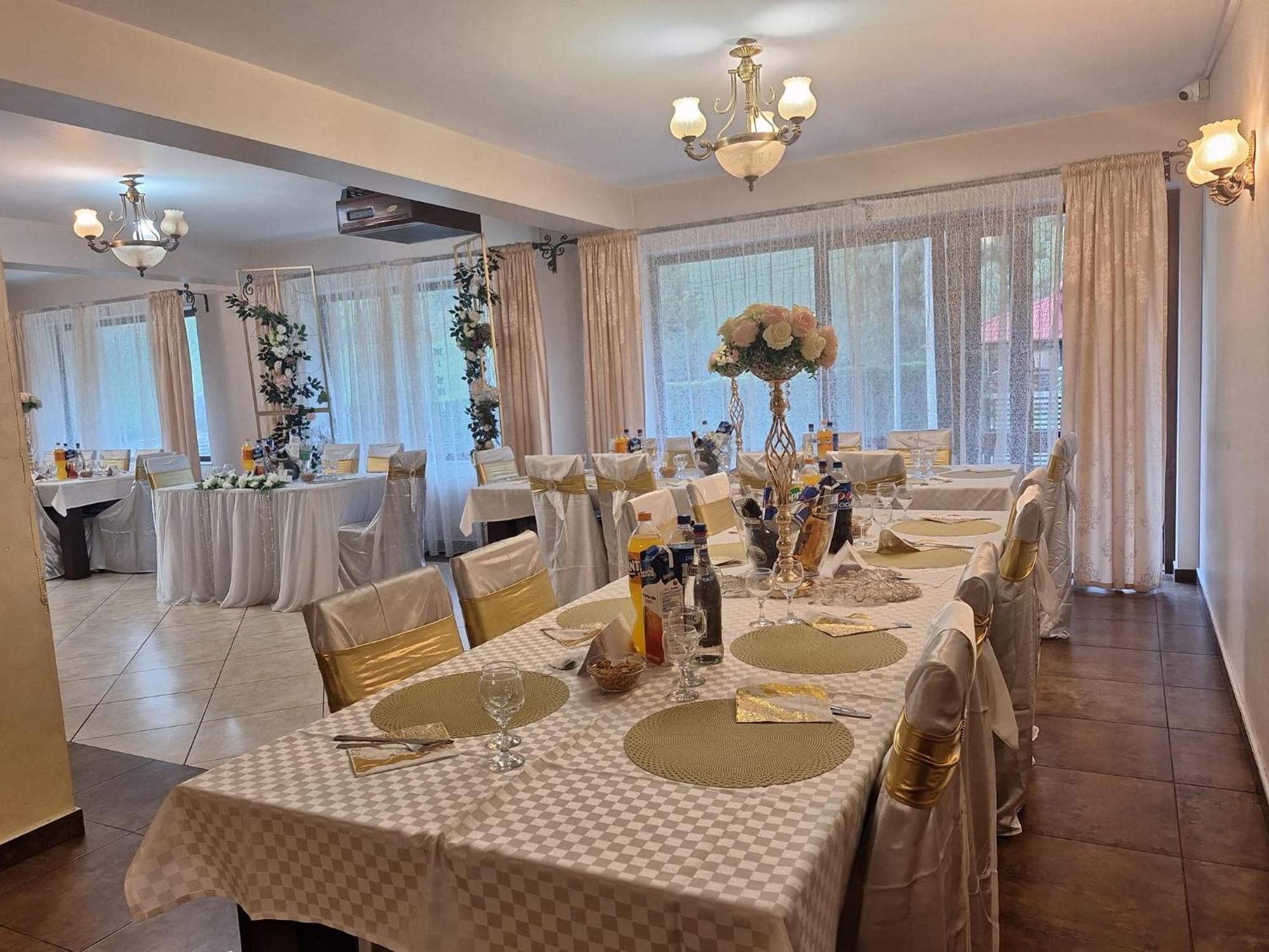 Pensiunea Floarea Muntilor Моечиу-де-Сус Экстерьер фото